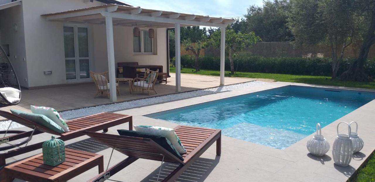 Villa Federica Con Piscina/With Pool Santa Maria Del Focallo Extérieur photo
