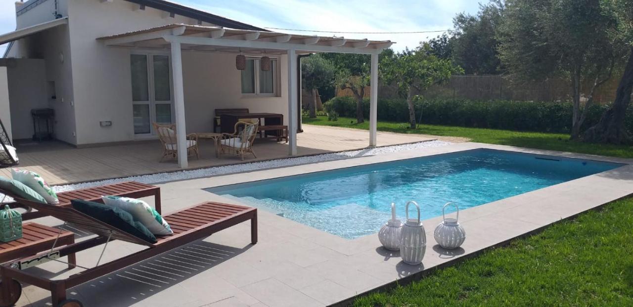 Villa Federica Con Piscina/With Pool Santa Maria Del Focallo Extérieur photo